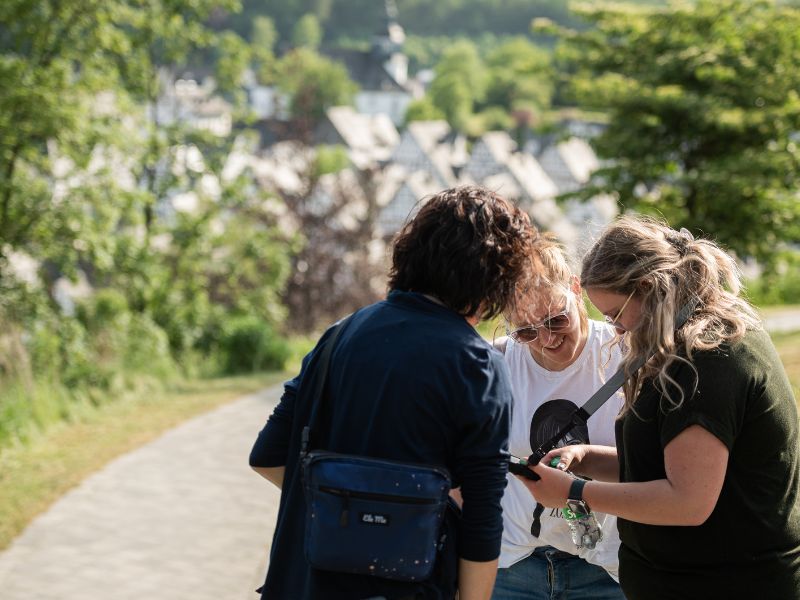 Team vor Kulisse Alter Flecken